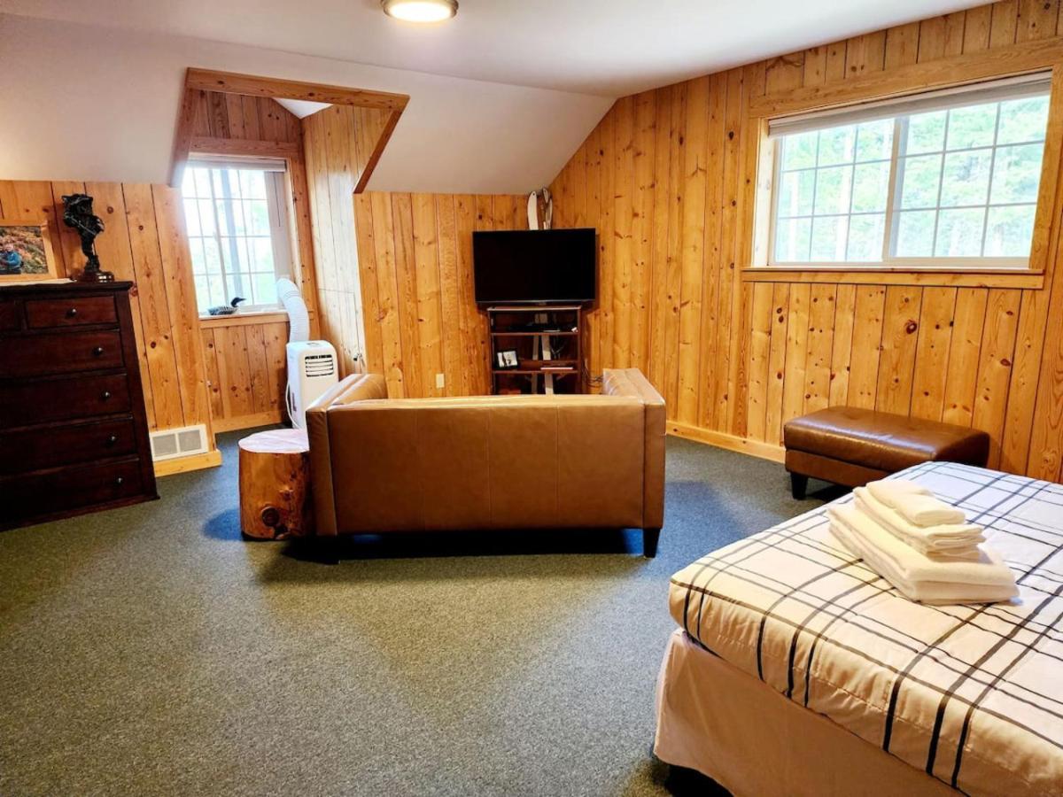 Blacktail Cabin Hideaway With Hot Tub Lakeside エクステリア 写真