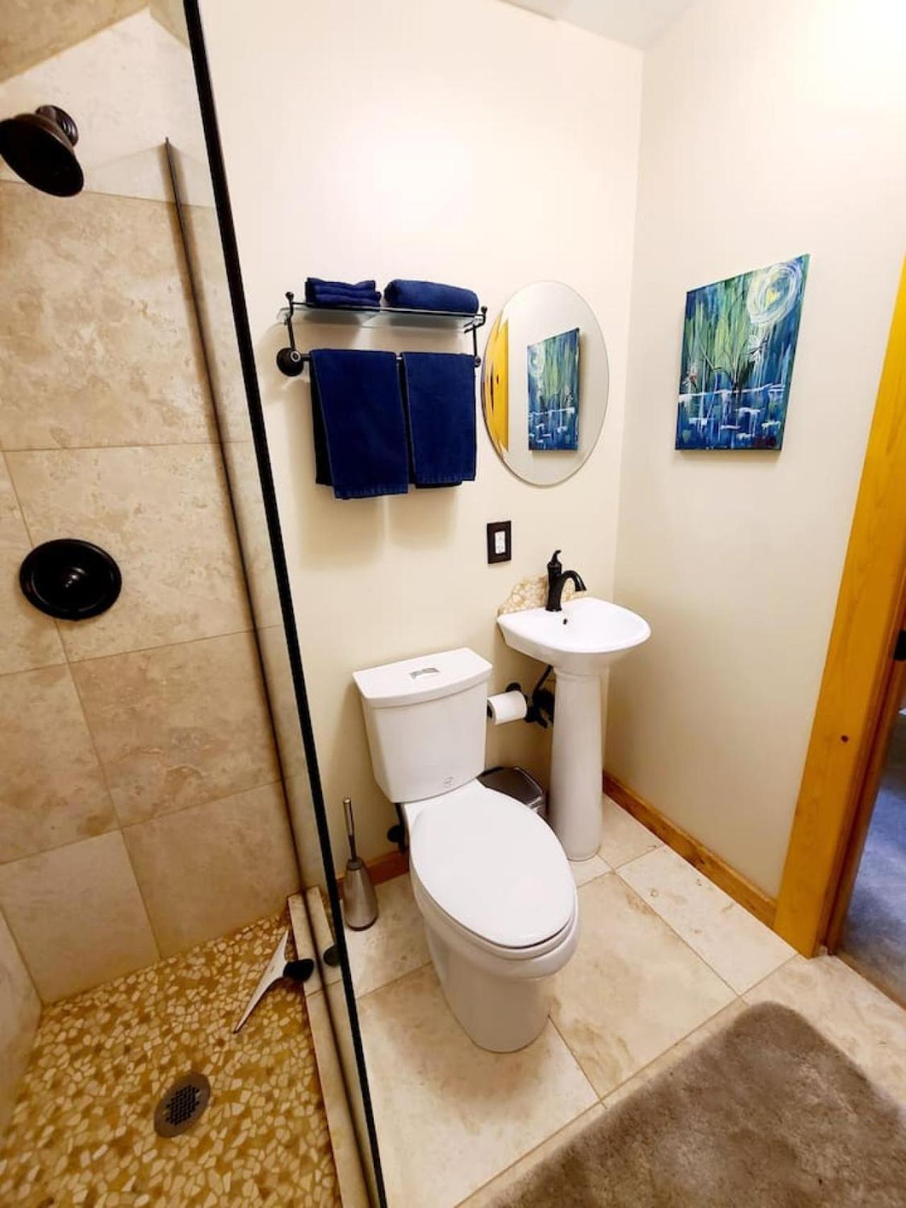Blacktail Cabin Hideaway With Hot Tub Lakeside エクステリア 写真