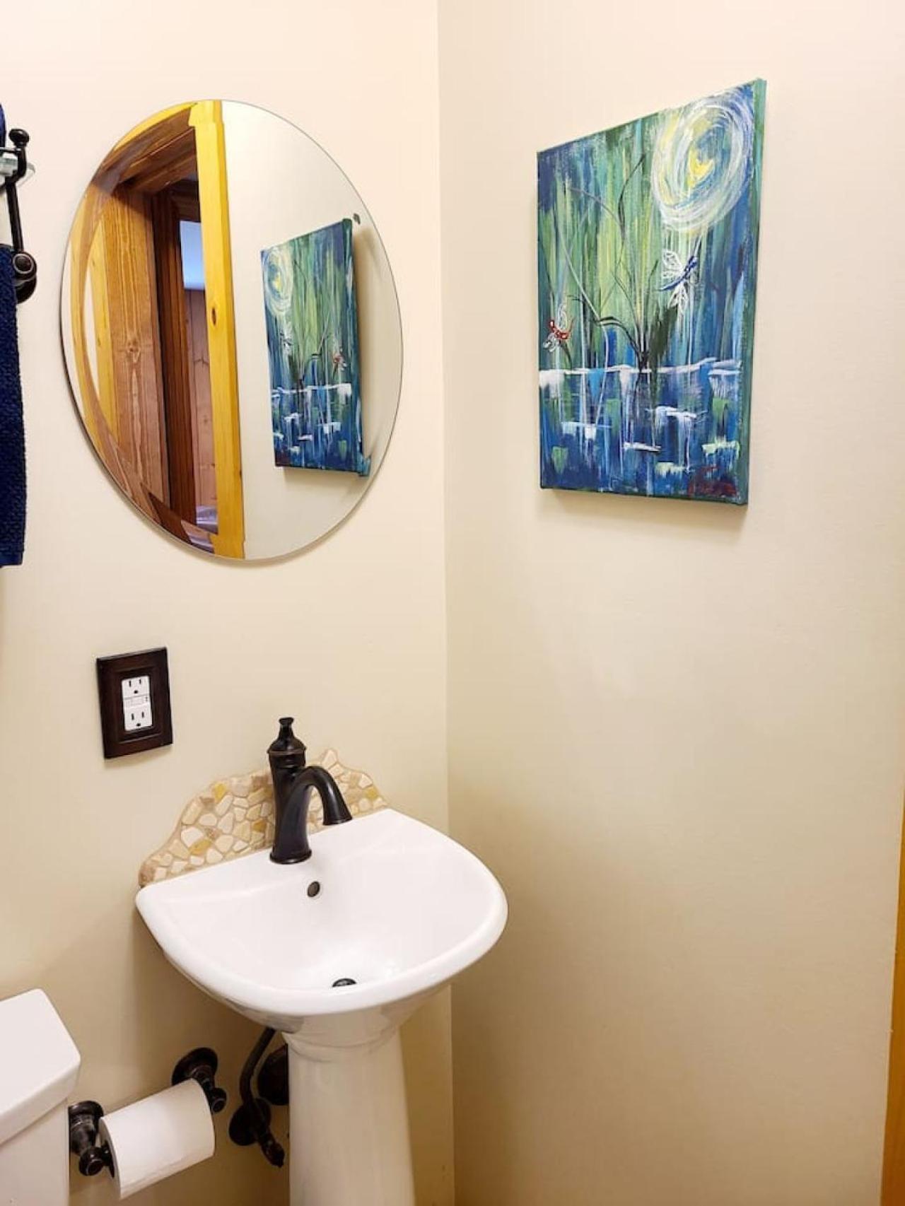 Blacktail Cabin Hideaway With Hot Tub Lakeside エクステリア 写真